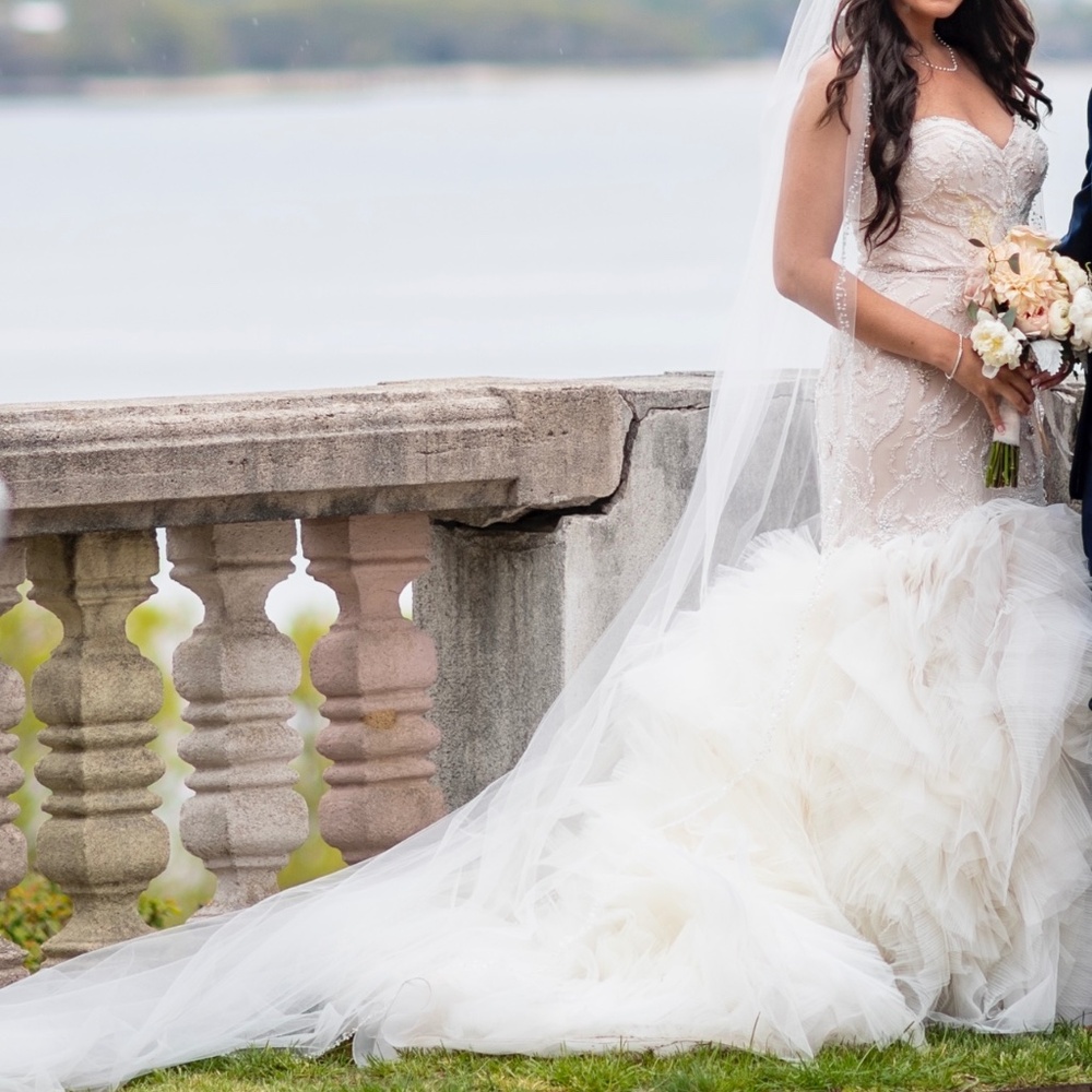 Enzoani Lisa Wedding Dress